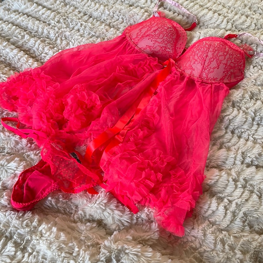 NWT Victoria’s Secret babydoll lingerie 36d too/large bottom